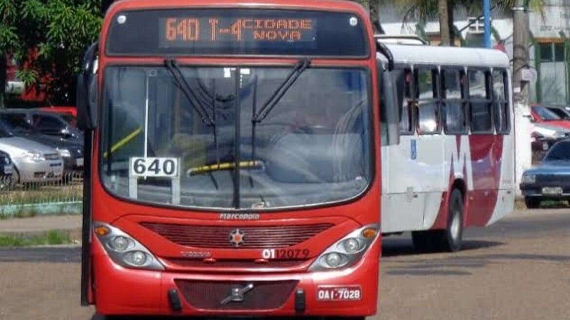 Quarteto causa terror em assalto a ônibus da linha 650