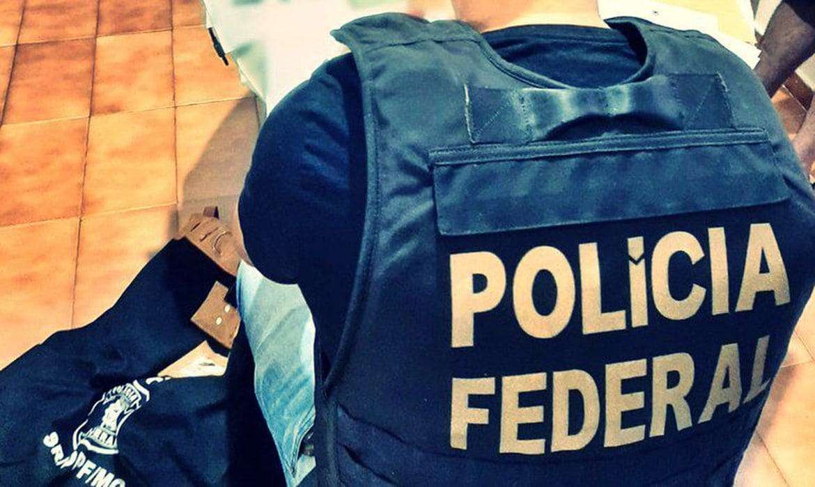 A Polícia Federal em Rondônia deflagrou na manhã desta quinta-feira (12), a Operação Re Floor, para combater os crimes de estupro de vulnerável, bem como os de produção e compartilhamento de materiais relacionados ao abuso sexual infantojuvenil.