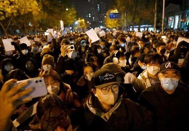 China tenta conter e censurar movimento de protesto histórico