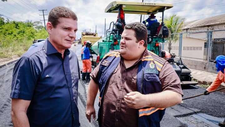 Prefeito Marcos Rotta fiscaliza andamento das obras do ‘Asfalta Manaus’ no bairro Colônia Antônio Aleixo