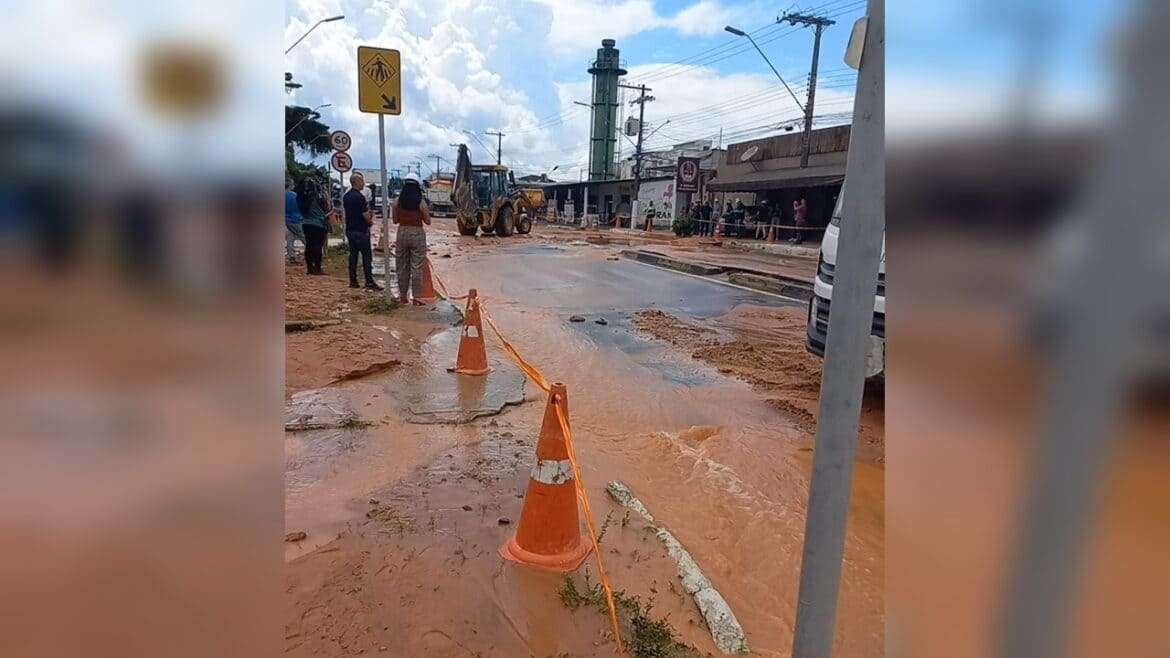 Adutora rompe e causa transtornos na zona Oeste de Manaus