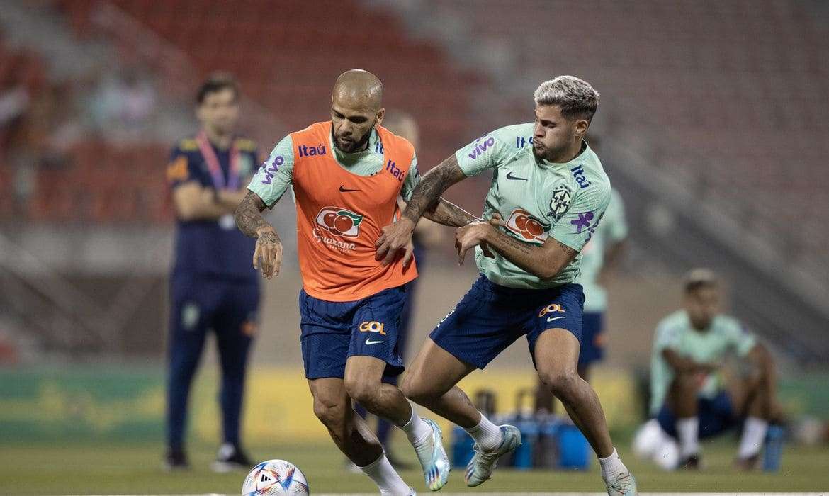 Em treino fechado, Brasil mantém mistério antes de pegar Suíça