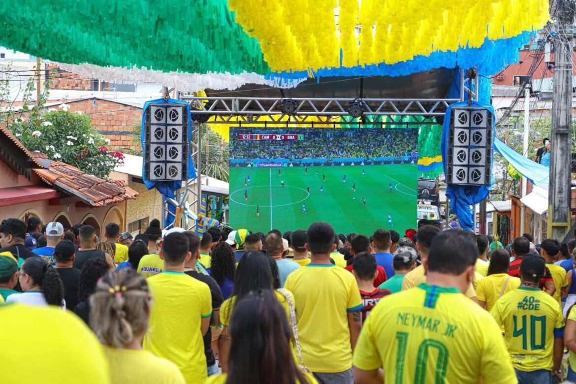 Ruas do Alvorada reúnem mais de 13 mil torcedores durante jogo do Brasil e Camarões