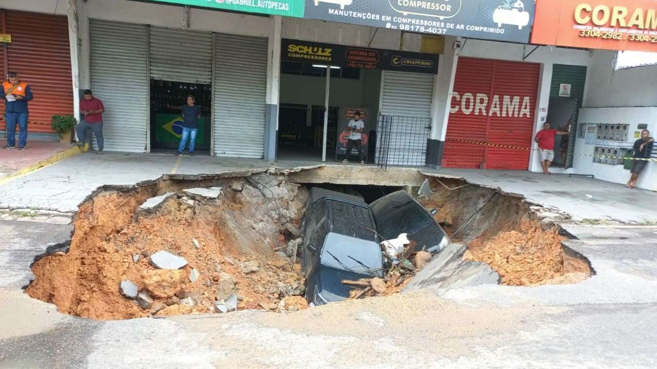 Chuva causa estragos e prejuízos em Manaus