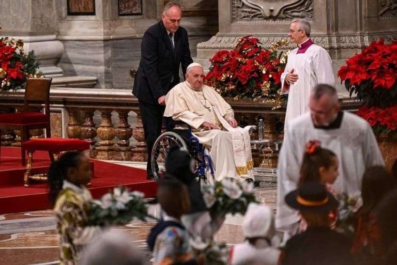 Papa Francisco celebra Missa do Galo e condena a "ganância e a fome de poder"