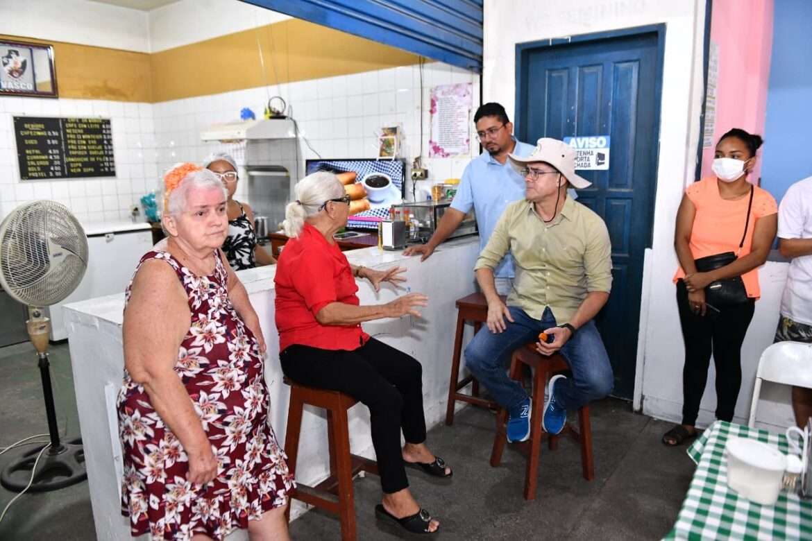 Prefeito David Almeida comemora avanço em revitalização de mercados da zona Sul