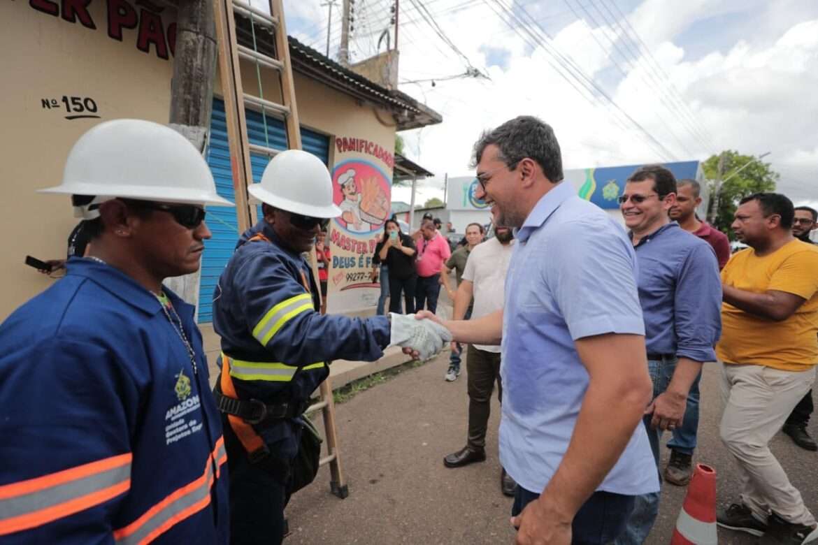 Manacapuru é a 25ª cidade do interior a ter 100% de iluminação pública de LED, garante governador Wilson Lima