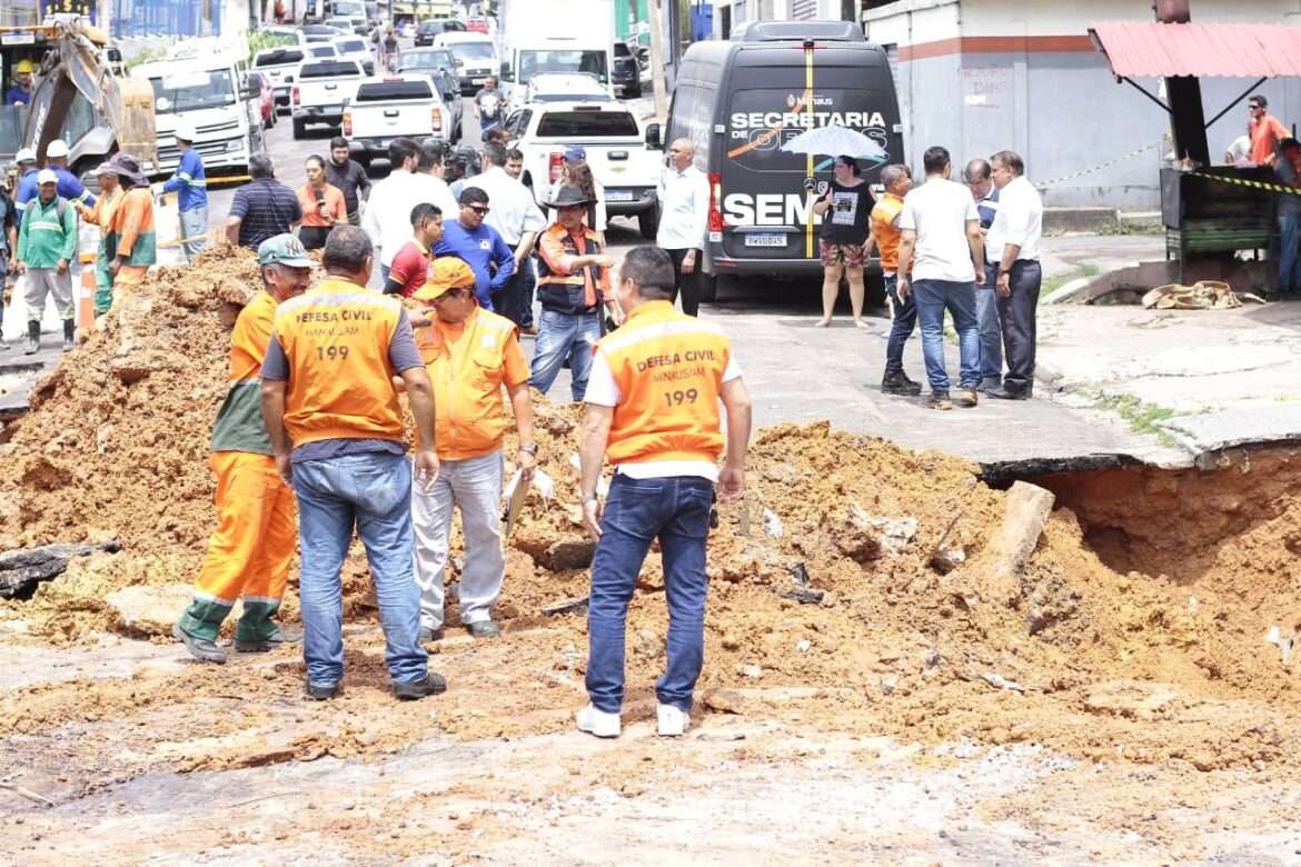 Prefeitura de Manaus registra 105 ocorrências de trânsito e defesa civil em decorrência da chuva