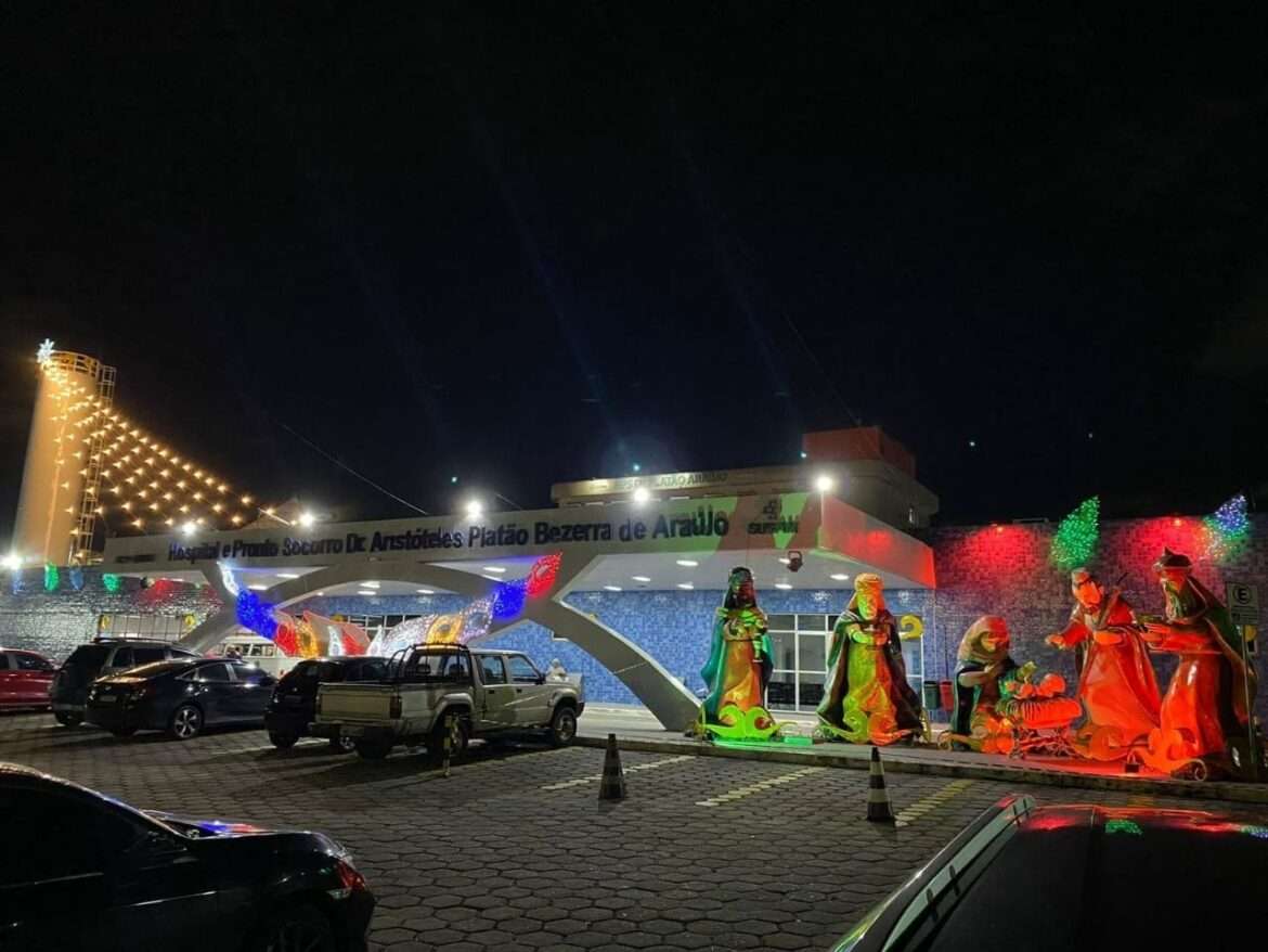 HPS Platão Araújo realiza ‘Natal das Luzes’ com iluminação na fachada e presépio natalino