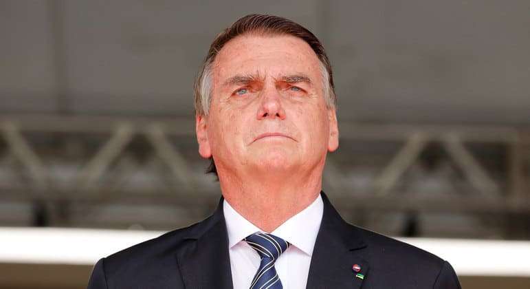 Bolsonaro viaja ao interior de São Paulo para participar de ato militar