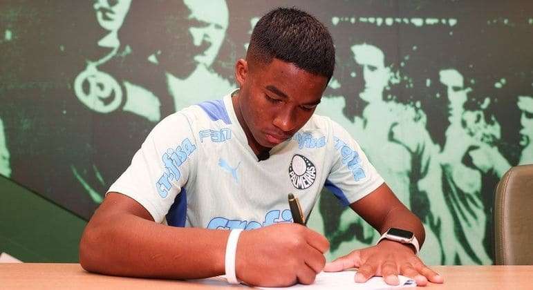 Endrick no Real Madrid. Clube espanhol gastará R$ 394 milhões com o jogador de 16 anos. Acordo com o Palmeiras foi fechado