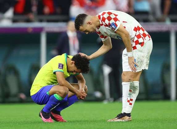 Brasil perde para Croácia nos pênaltis, é eliminado e adia sonho do hexacampeonato da Copa