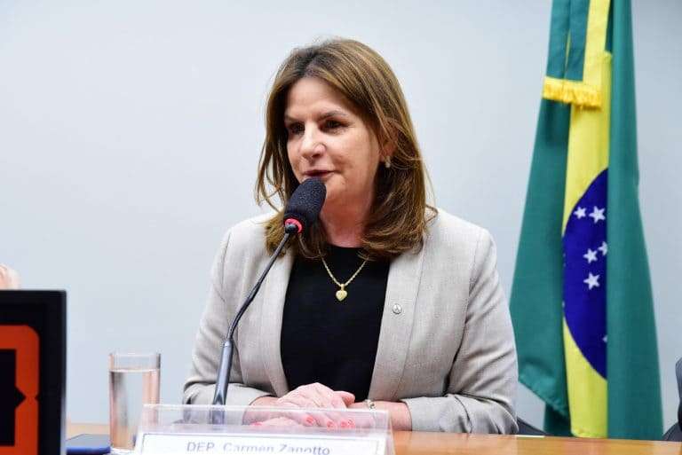 Comissão externa da Covid-19 aprova relatório final com recomendações para enfrentar pandemias