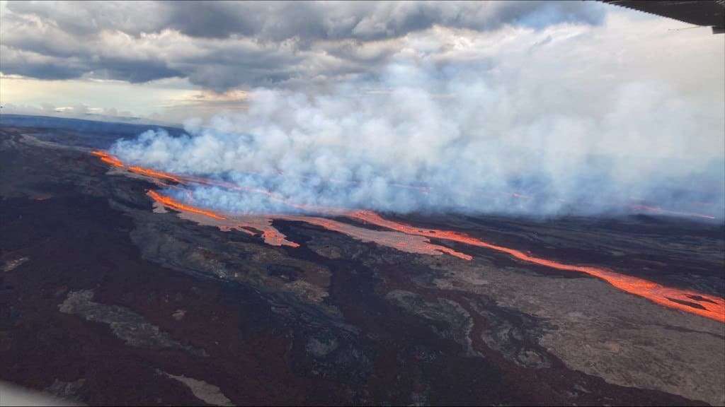 Erupção do vulcão Monte Semeru deixa Indonésia em alerta máximo; quase 2.000 pessoas deixam aldeias