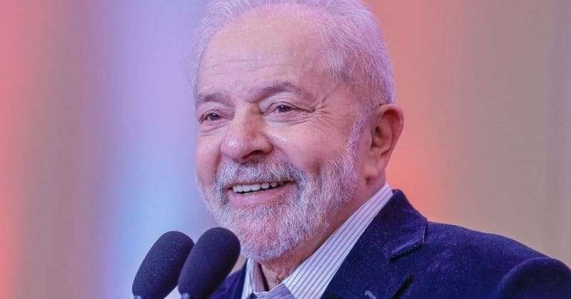 Lula diz que vai acabar com as privatizações de empresas no Brasil