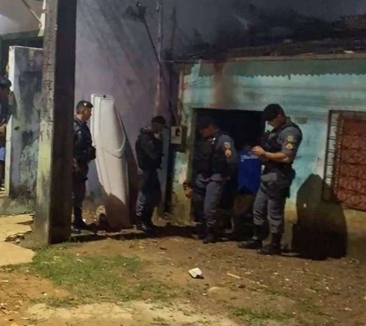 Homem é assassinado na frente das filhas