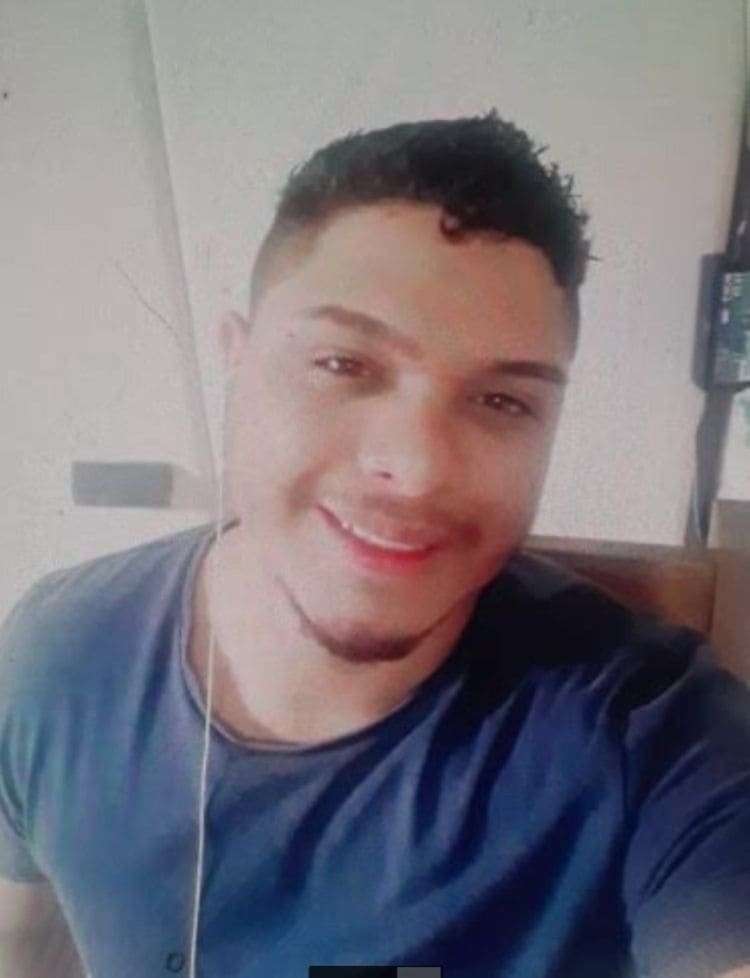 Família pede ajuda para encontra jovem desaparecido