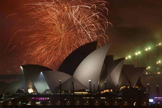 Sim! Já é Ano-Novo na Austrália e na Ásia. Veja as melhores fotos das comemorações do Réveillon