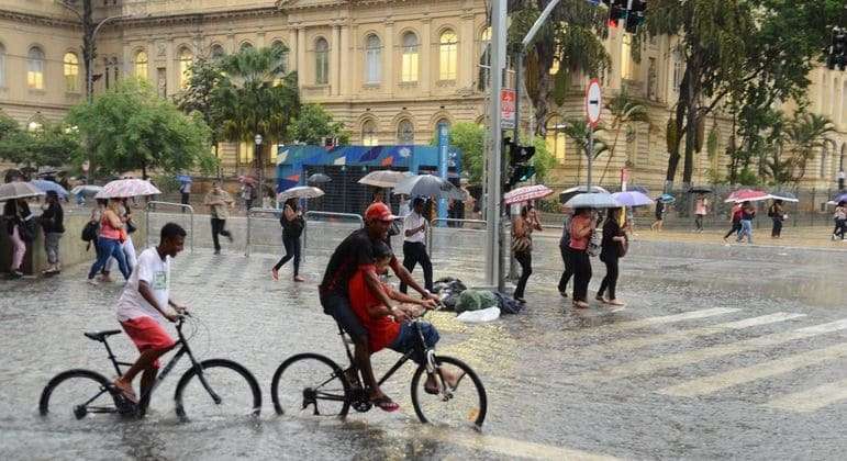 Com 5 mortes em dezembro, São Paulo repete tragédias causadas por chuvas em anos anteriores