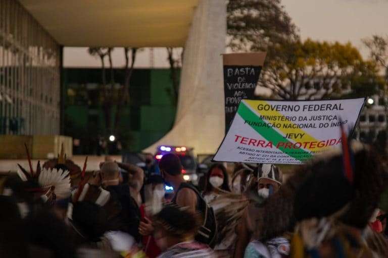 Comissões discutem retomada da construção de ferrovia em terras indígenas