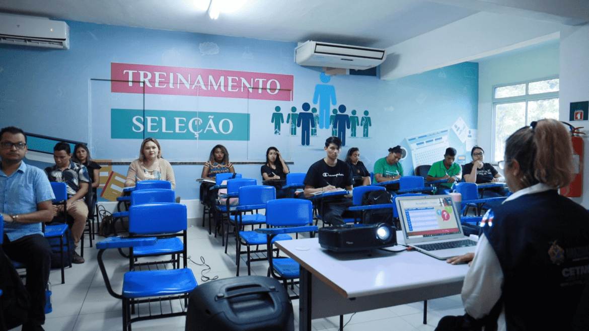 Prefeitura finaliza curso de atendimento ao cliente no Sine Manaus e anuncia novo edital