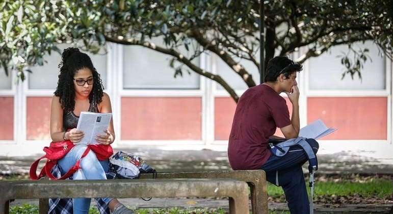 Unesp realiza a segunda fase do vestibular 2023 nesta segunda-feira