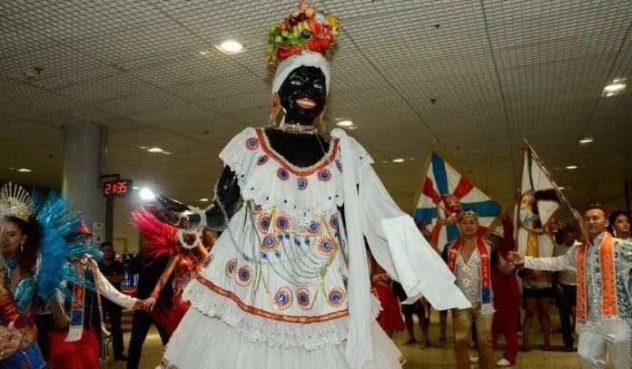 Kamélia chega a Manaus e abre oficialmente o Carnaval 2023 neste sábado (7)