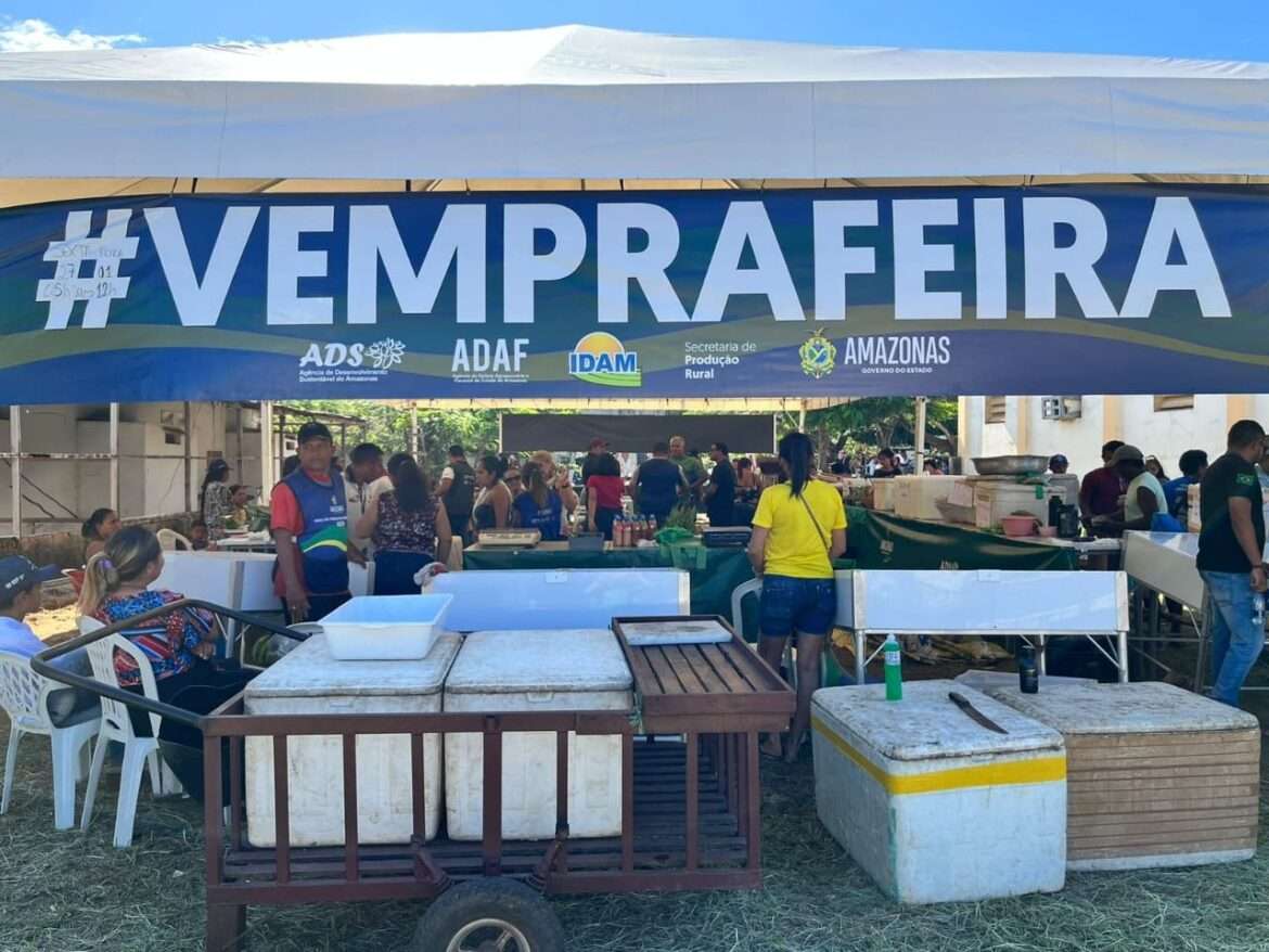 Governo do Amazonas entrega nova estrutura da Feira de Produtos Regionais em Barcelos