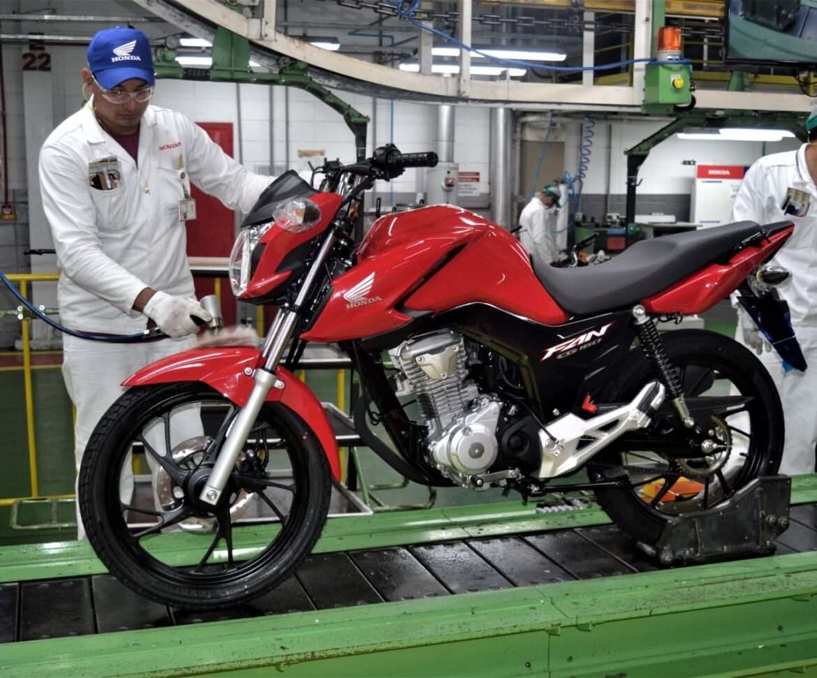 Honda chega a oito milhões de motos flex produzidas no Brasil