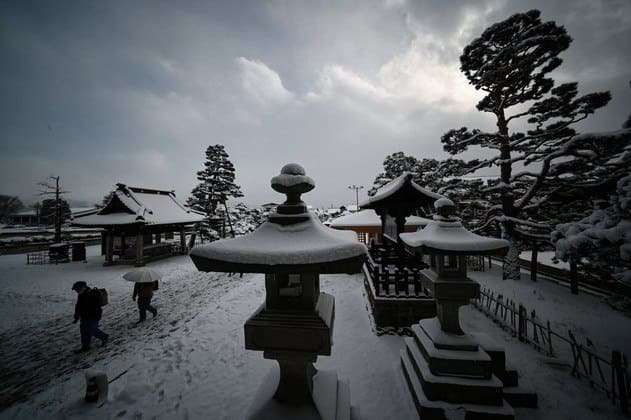 Nevascas e frio excepcional atingem o Japão; veja as fotos