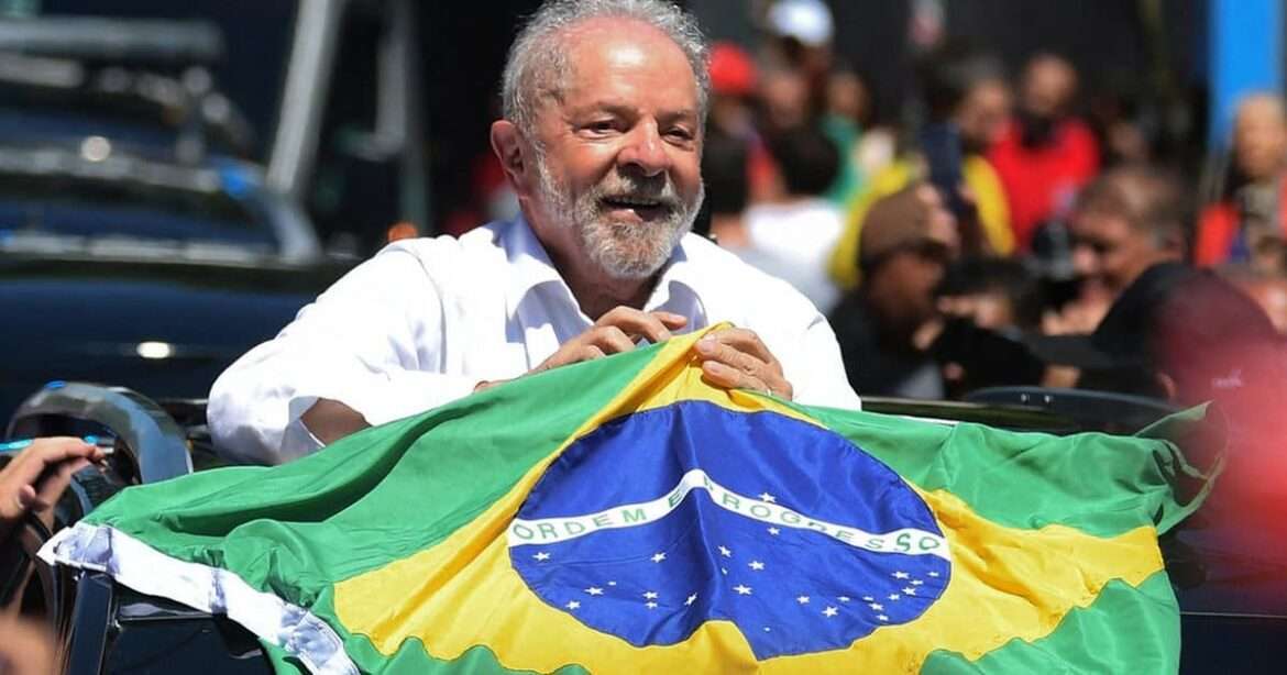 Lula entra para a história da redemocratização com 3º mandato