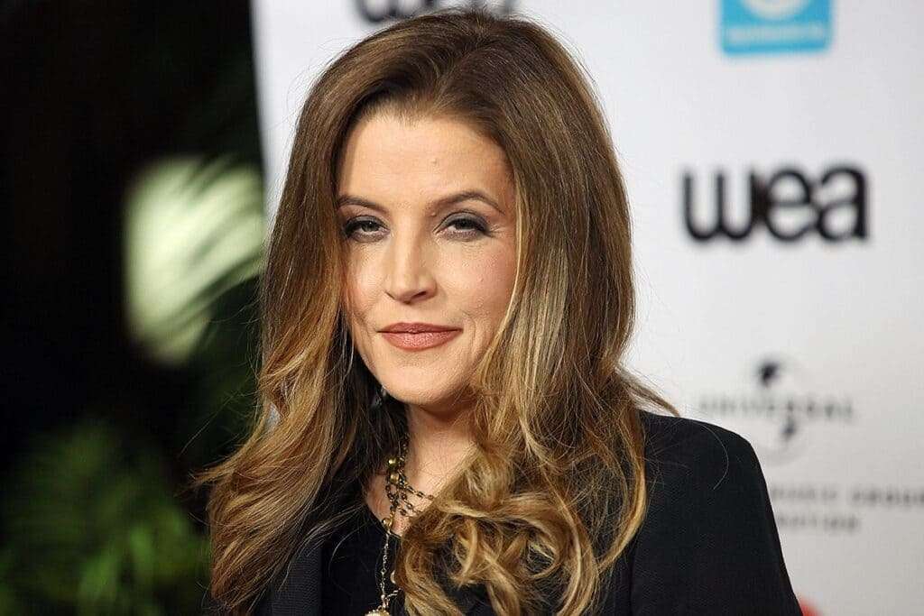 Lisa Marie Presley, filha de Elvis, morre vítima de parada cardíaca