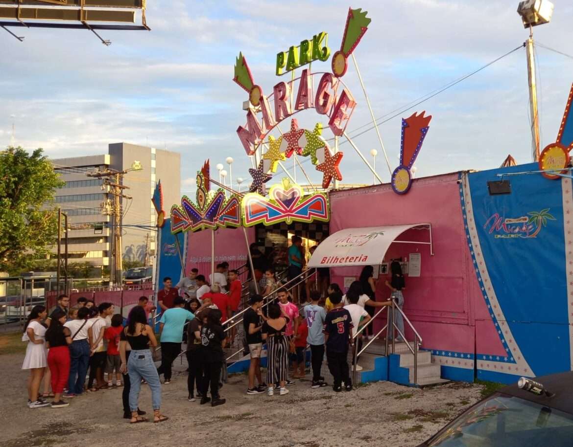 Mais de 130 bolsas foram arrecadas em ação solidária focada no início do ano letivo em Manaus