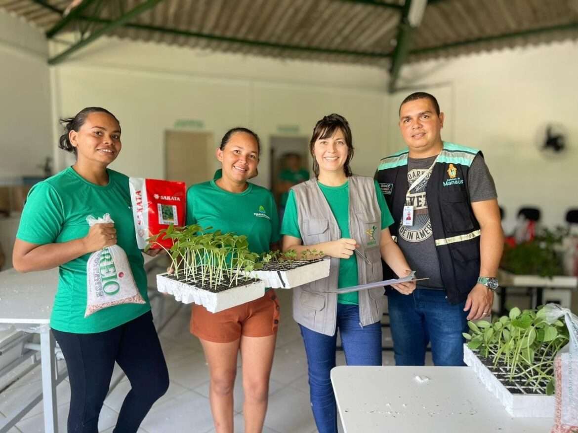 Prefeitura de Manaus, em parceria com ONG AVSI Brasil, capacita agricultores rurais prejudicados pelas enchentes