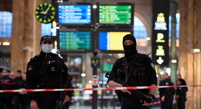 Homem ataca e fere seis a faca na principal estação de trem de Paris