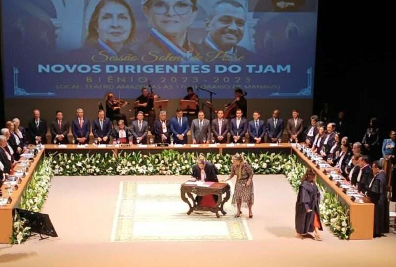 Desembargadora Nélia Caminha toma posse como presidente TJ-AM no Teatro Amazonas