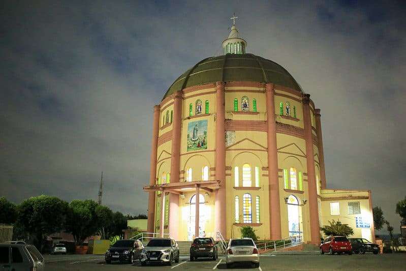 Prefeitura de Manaus comemora 139 anos da Praça 14 de Janeiro e show pirotécnico chama a atenção