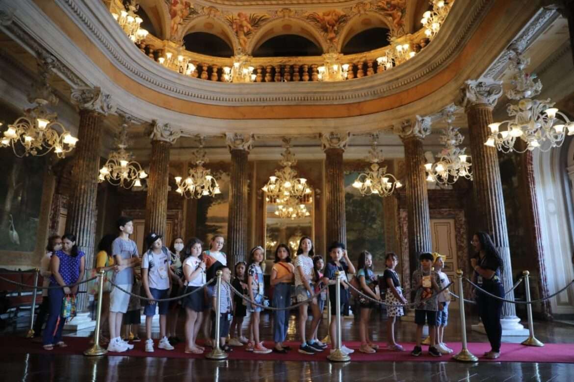 A programação faz parte do calendário do mês de janeiro da Secretaria de Cultura e traz diversas atividades, entre as quais, shows musicais com artistas locais, apresentações teatrais, visitas aos espaços culturais, resgate de brincadeiras populares, oficinas interativas e outras.