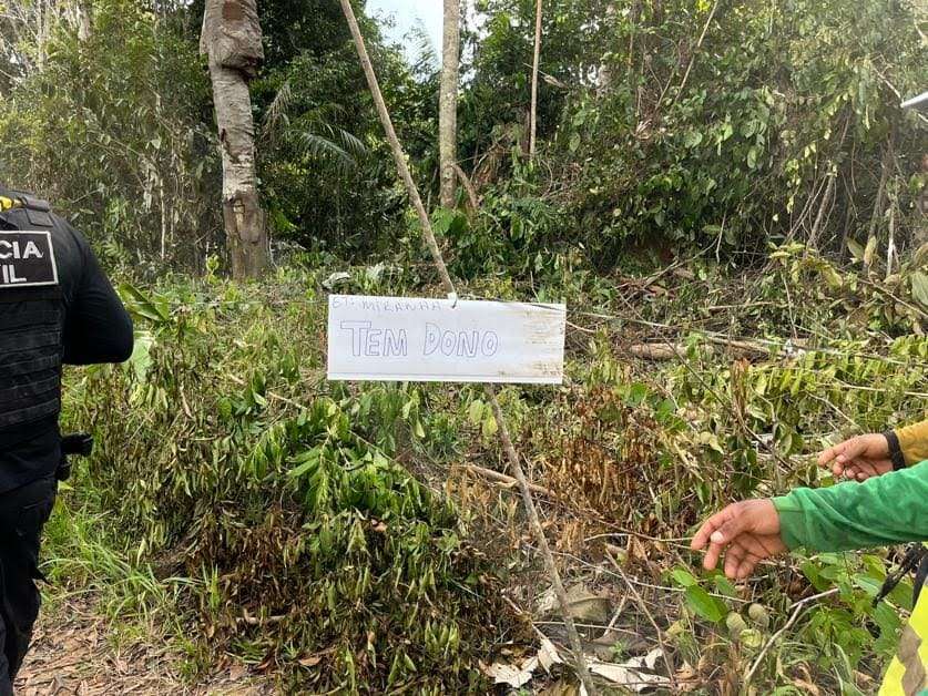 Polícia cumpre mandado de reintegração de posse em parque ecológico no Careiro