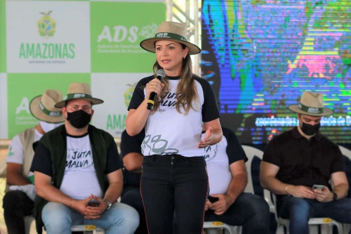 Michelle Bessa destaca programas inéditos do Governo do Amazonas ao ser reconduzida à presidência da ADS
