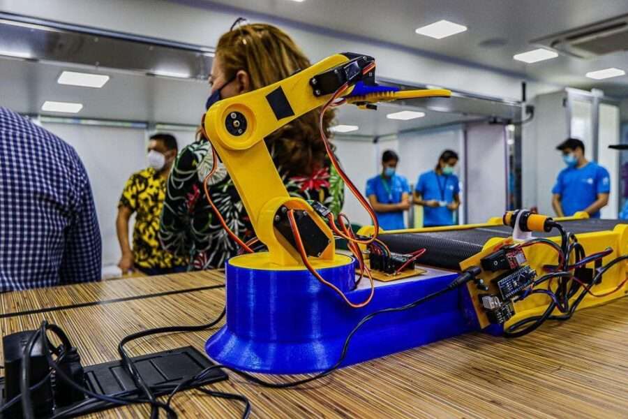 Academia Stem/UEA lança curso gratuito de robótica e programação