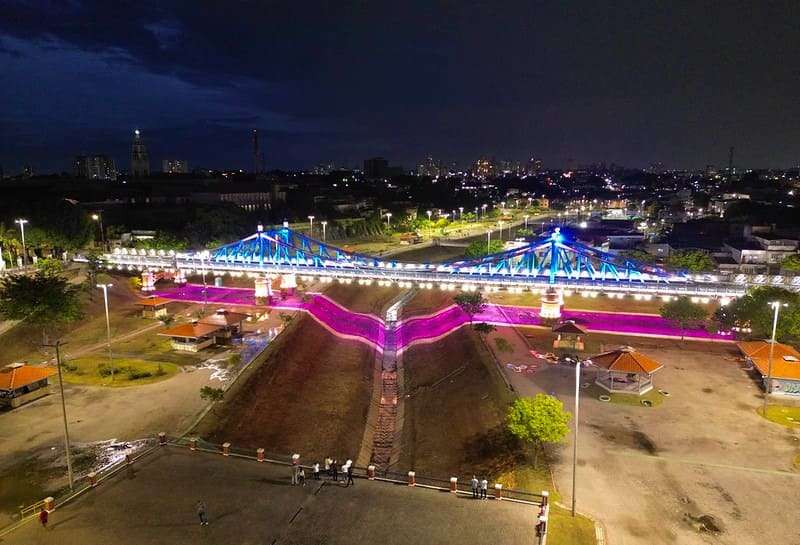 Prefeito David Almeida vistoria nova iluminação especial da ponte Benjamin Constant