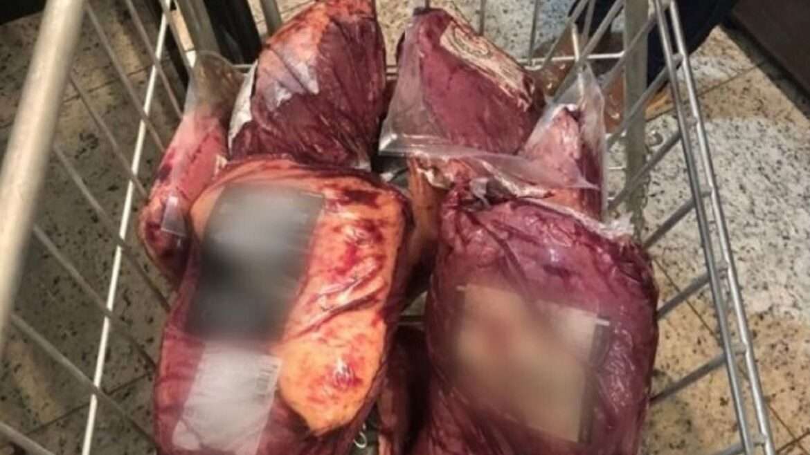 Mulheres são detidas tentando sacar bolsa picanha em supermercado