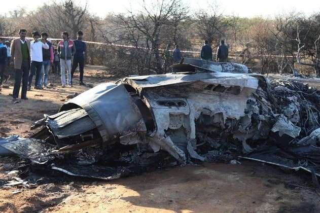 Caças russo e francês batem no ar e deixam piloto morto na Índia