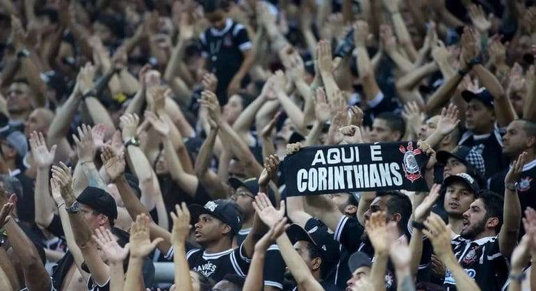 Corinthians recorre à Justiça para ter direito de usar o próprio hino