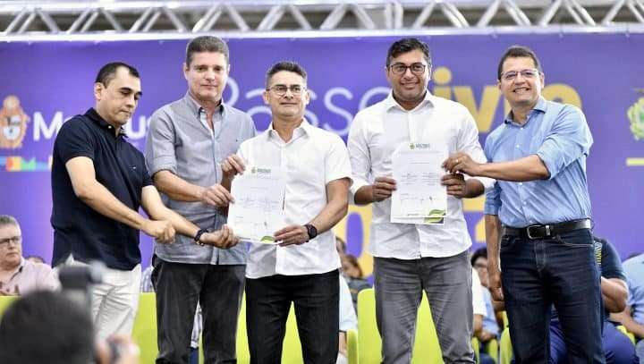 Prefeito David Almeida e governador Wilson Lima reforçam compromisso com estudantes e assinam renovação do Passe Livre Estudantil 2023