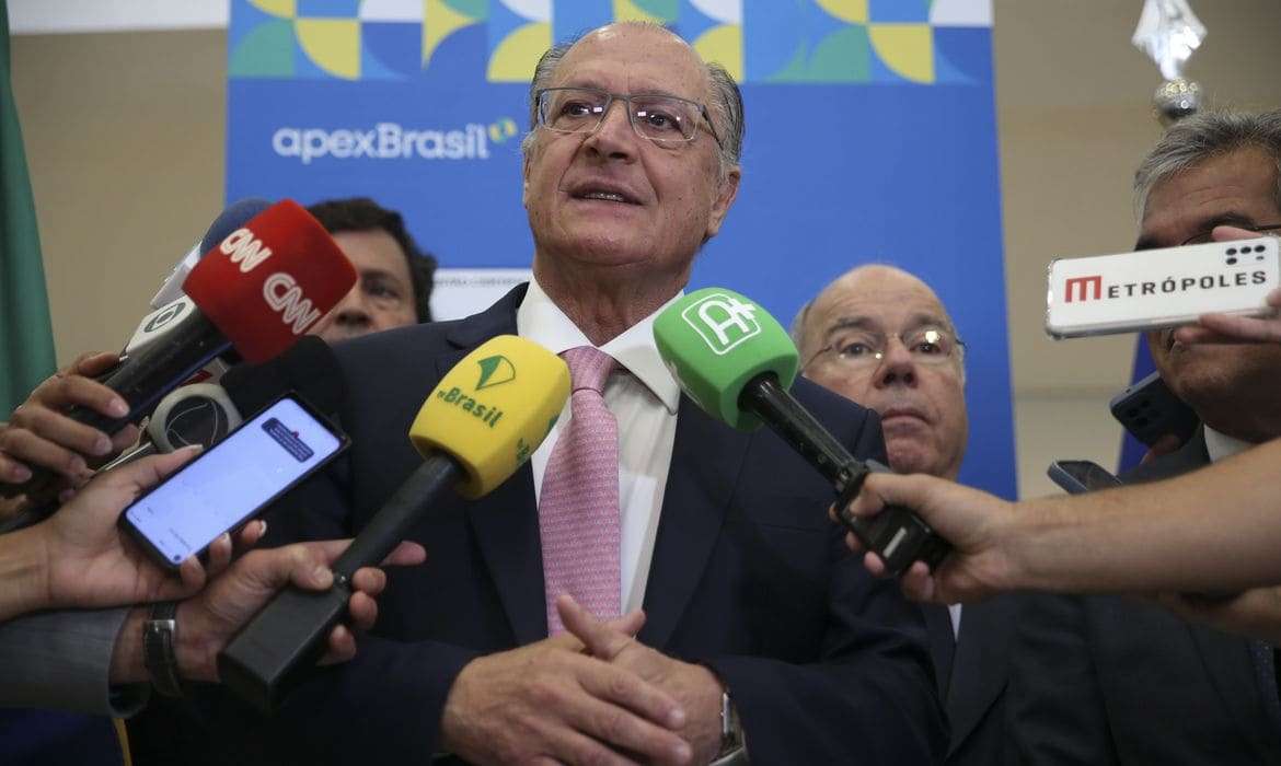 Alckmin diz que democracia sai fortalecida após atos antidemocráticos