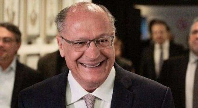 Alckmin assume meta de acabar com o IPI na reforma tributária 