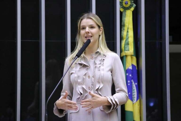 Bancada feminina apresenta carta-compromisso a candidatos à Presidência da Câmara