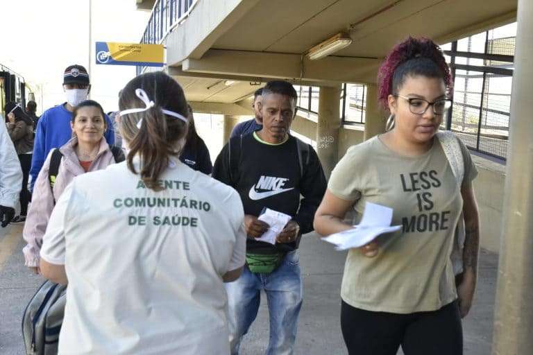 Lei permite acúmulo de cargos para agentes comunitários de saúde e de combate às endemias